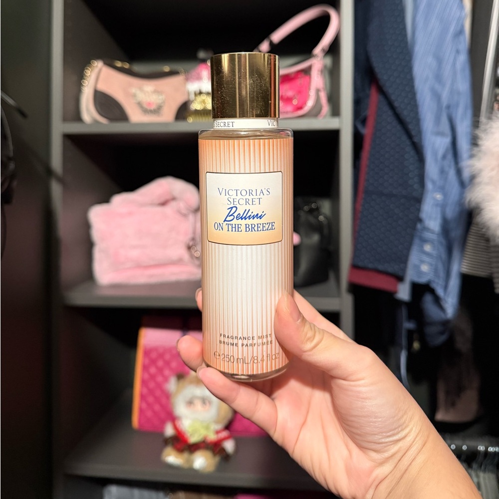 2$25 victoria’s secret bellini on the breeze 💕